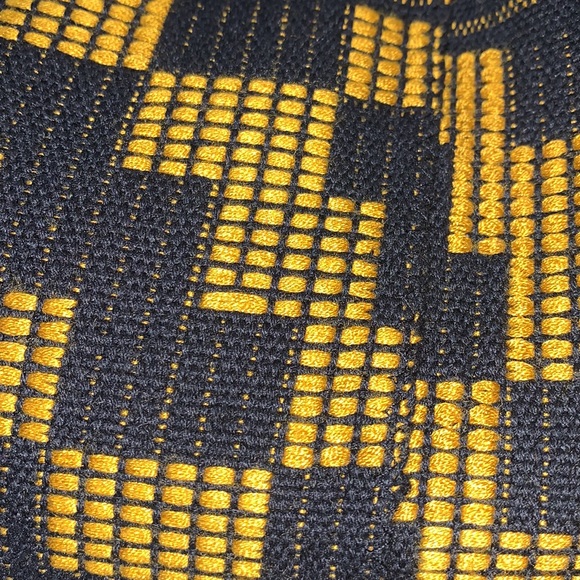 Unique Clasp Purse Handbag - Picture 4 of 12